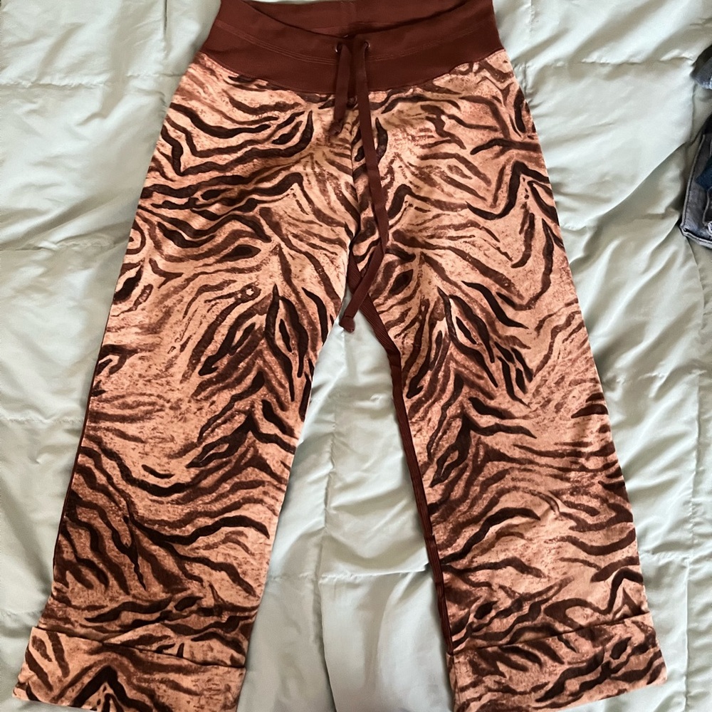 pants - Picture 2 of 3